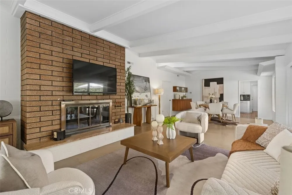 444 Oneida Dr, Pasadena, CA 91107