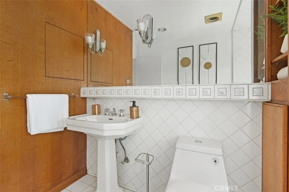 444 Oneida Dr, Pasadena, CA 91107