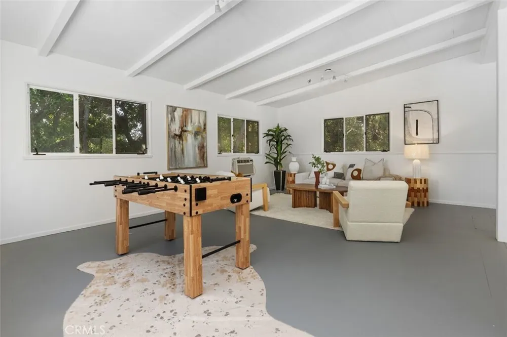 444 Oneida Dr, Pasadena, CA 91107