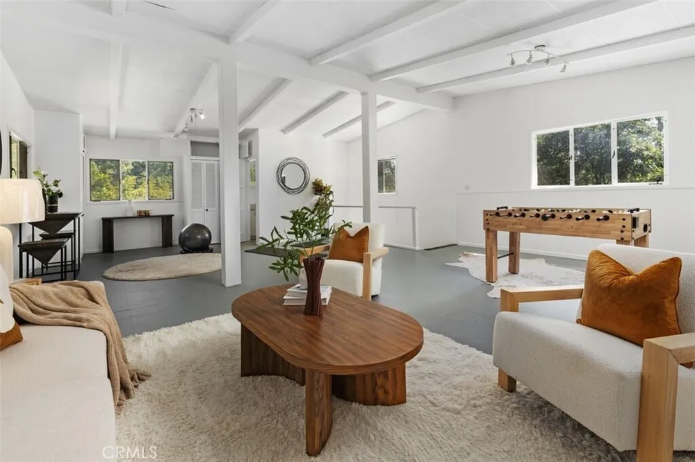 444 Oneida Dr, Pasadena, CA 91107