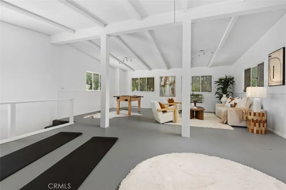 444 Oneida Dr, Pasadena, CA 91107