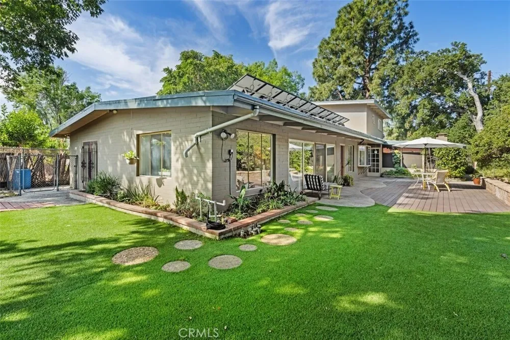 444 Oneida Dr, Pasadena, CA 91107