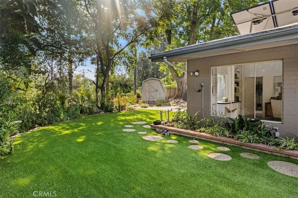 444 Oneida Dr, Pasadena, CA 91107