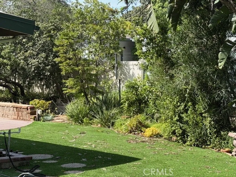 444 Oneida Dr, Pasadena, CA 91107