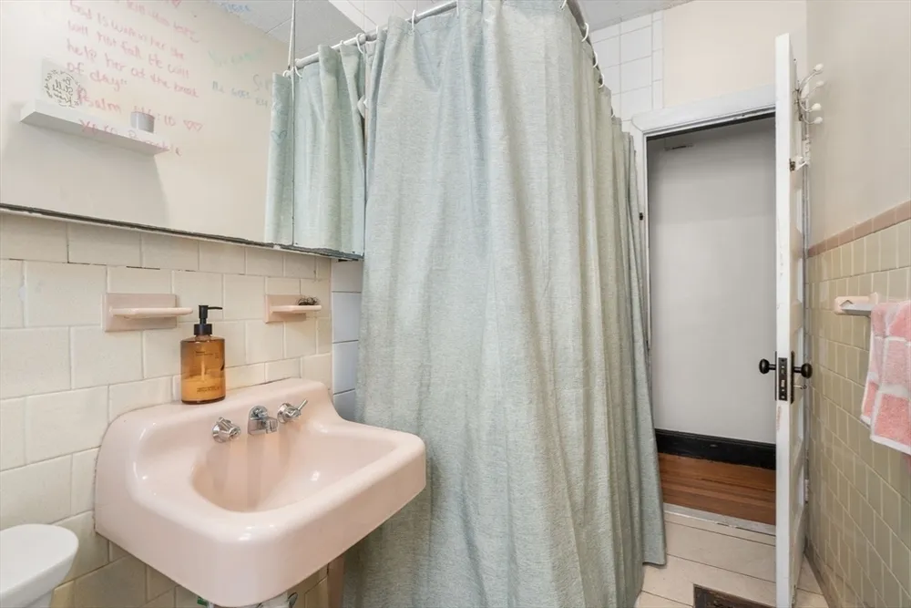 124 Brooks St, Boston, MA 02135