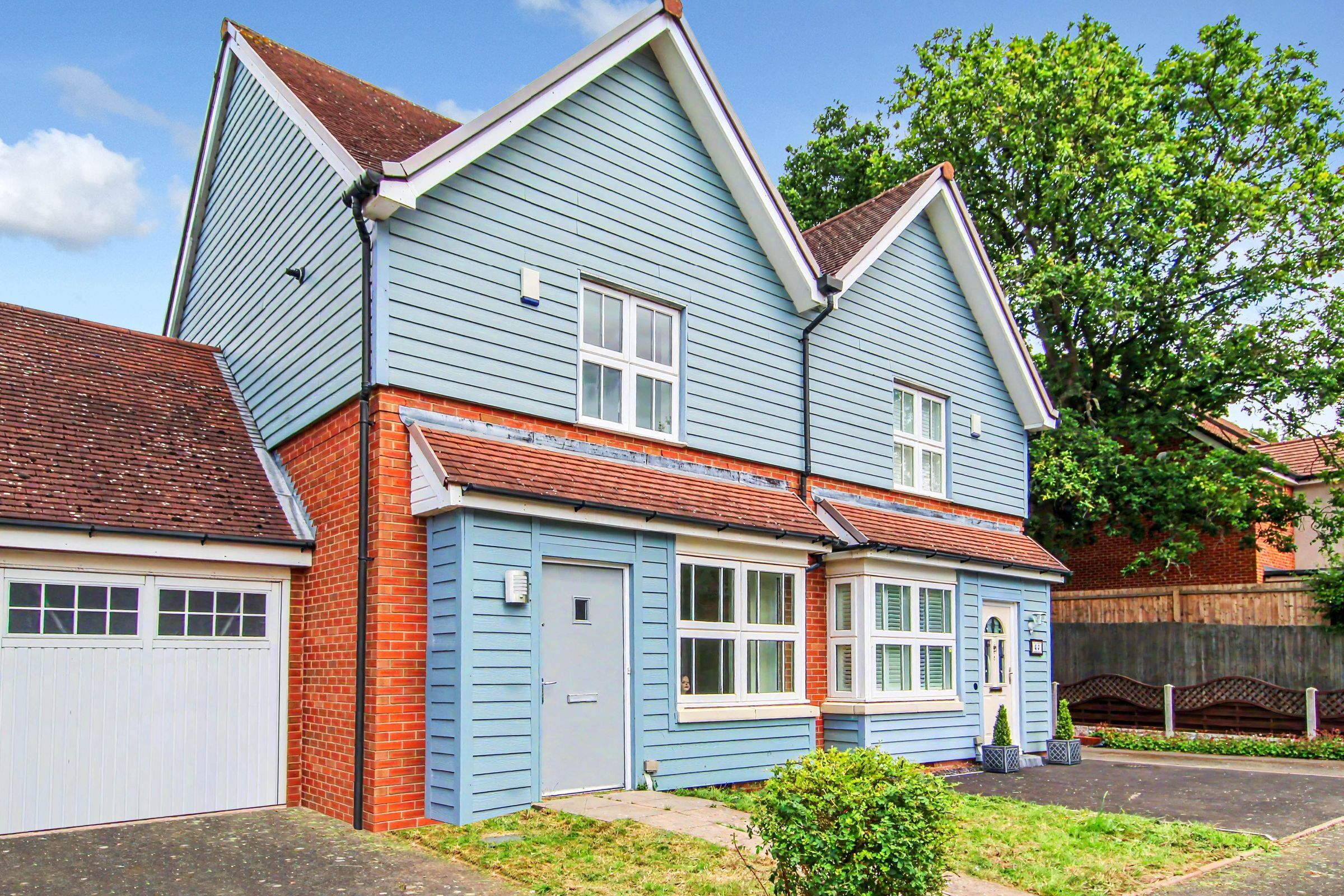Meadow View, Atherstone Image 1