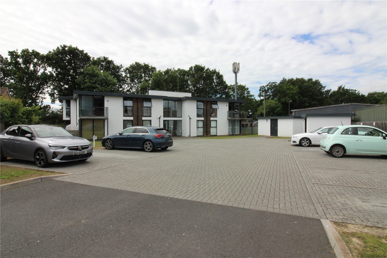 Stow Crescent, Fareham, Hampshire, PO15 Image 14