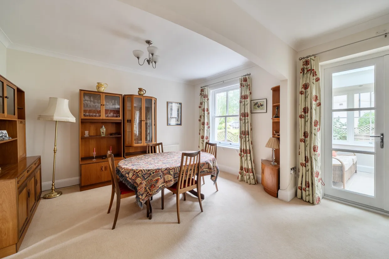 Harefield Grove, Cheltenham, GL50 photo 6