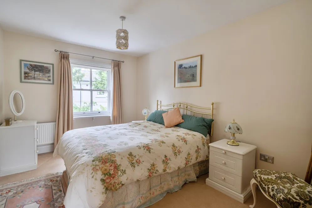 Harefield Grove, Cheltenham, GL50 photo 7