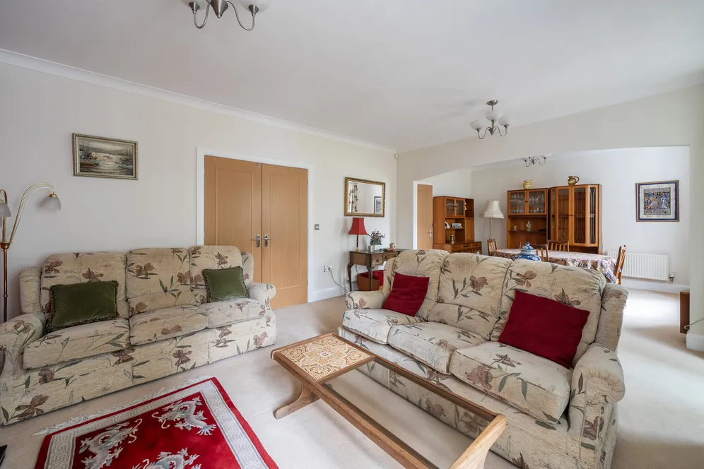 Harefield Grove, Cheltenham, GL50 photo 10