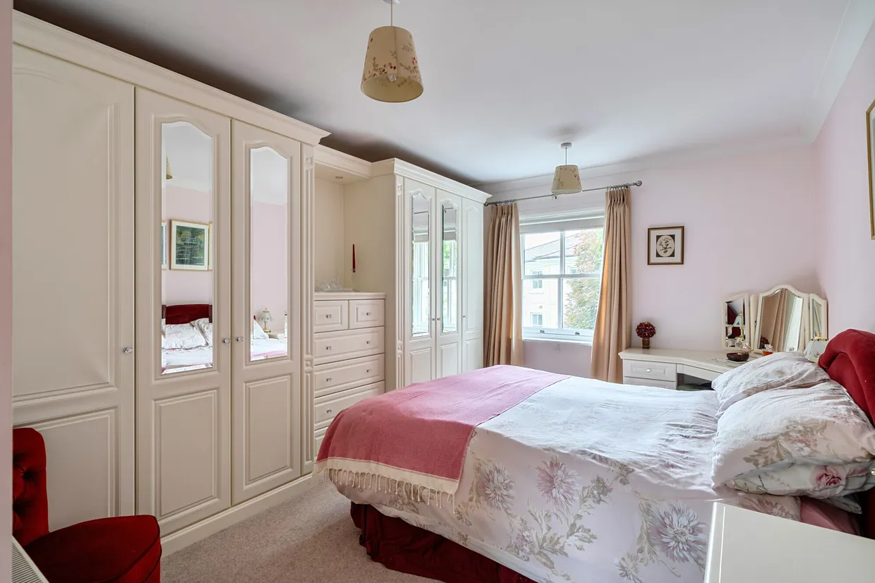 Harefield Grove, Cheltenham, GL50 photo 11