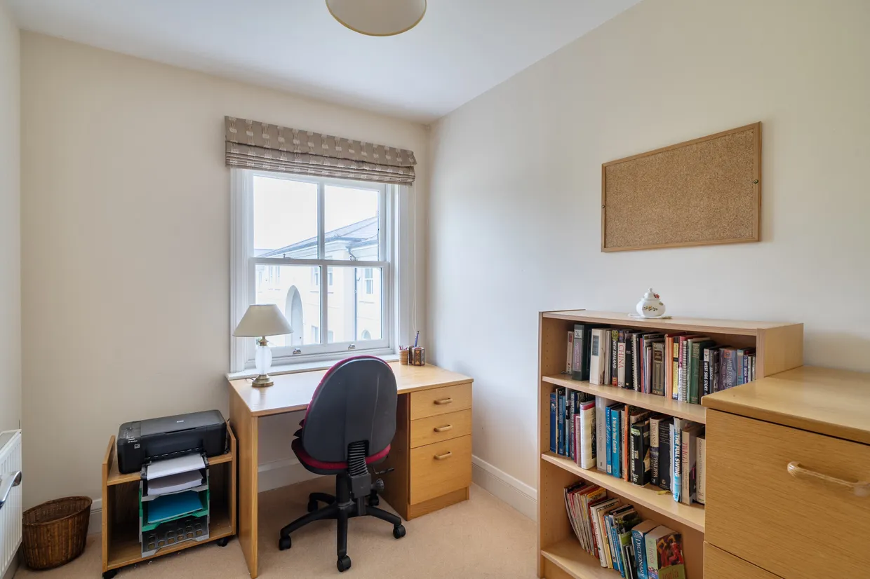 Harefield Grove, Cheltenham, GL50 photo 12
