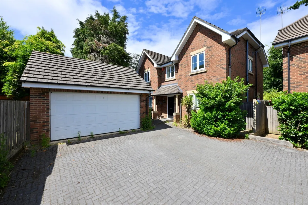 Mandeville Close, Broxbourne