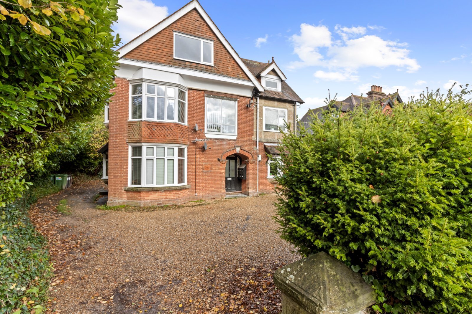 Crowborough Hill, Crowborough, East Sussex, TN6 Image 1
