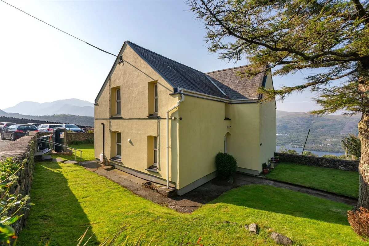 Fachwen, Caernarfon, Gwynedd, LL55