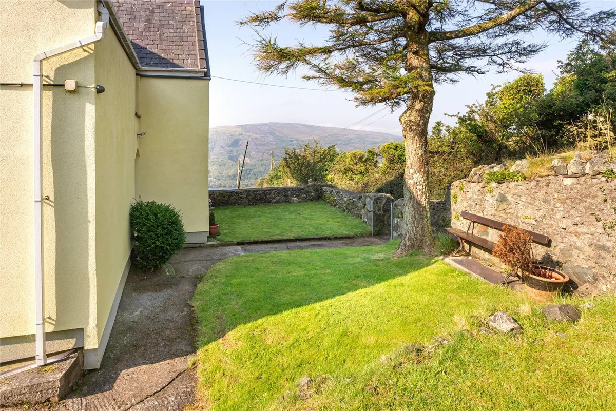 Fachwen, Caernarfon, Gwynedd, LL55