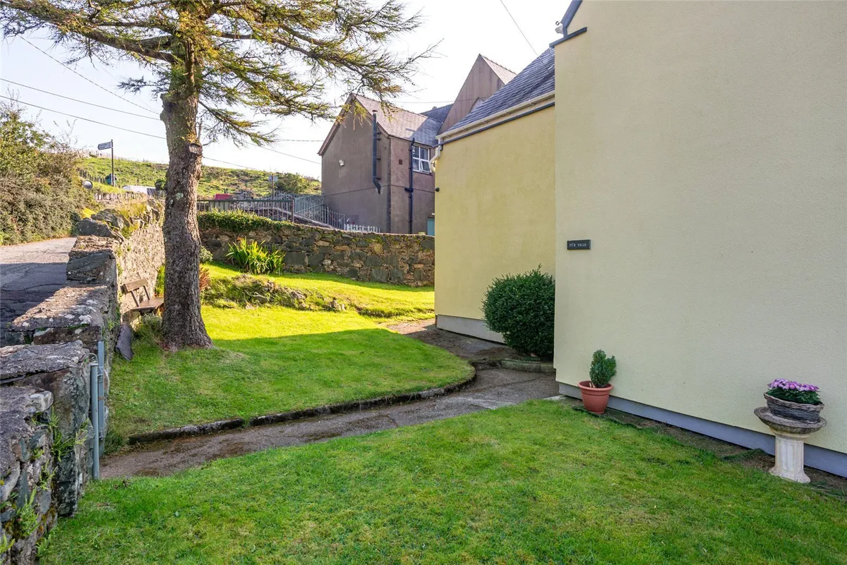 Fachwen, Caernarfon, Gwynedd, LL55