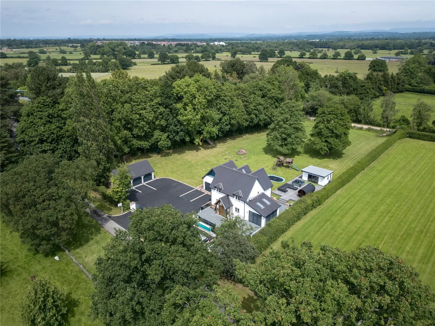 Wilmslow Road, Prestbury, SK10 photo 3