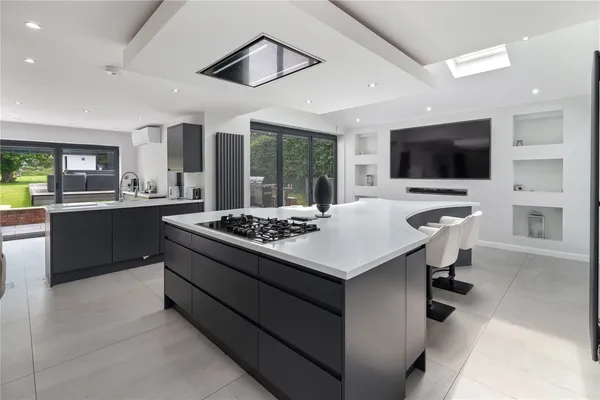 Wilmslow Road, Prestbury, SK10 photo 4