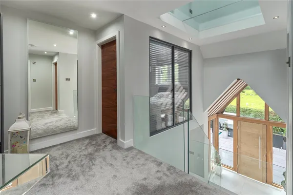 Wilmslow Road, Prestbury, SK10 photo 12