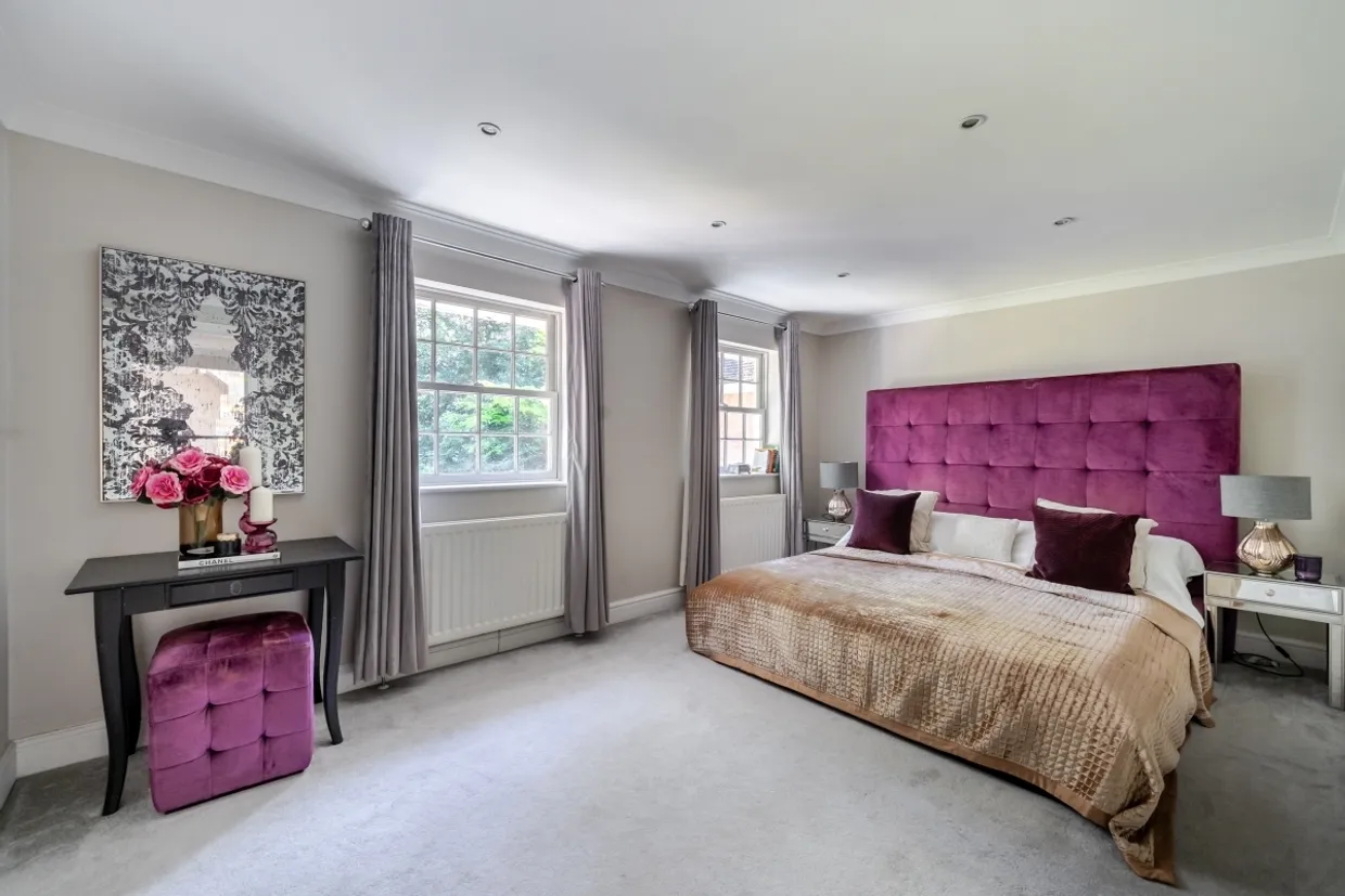 Bagshot Road Ascot SL5 photo 9