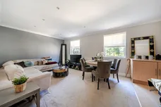 Bagshot Road Ascot SL5 photo 10