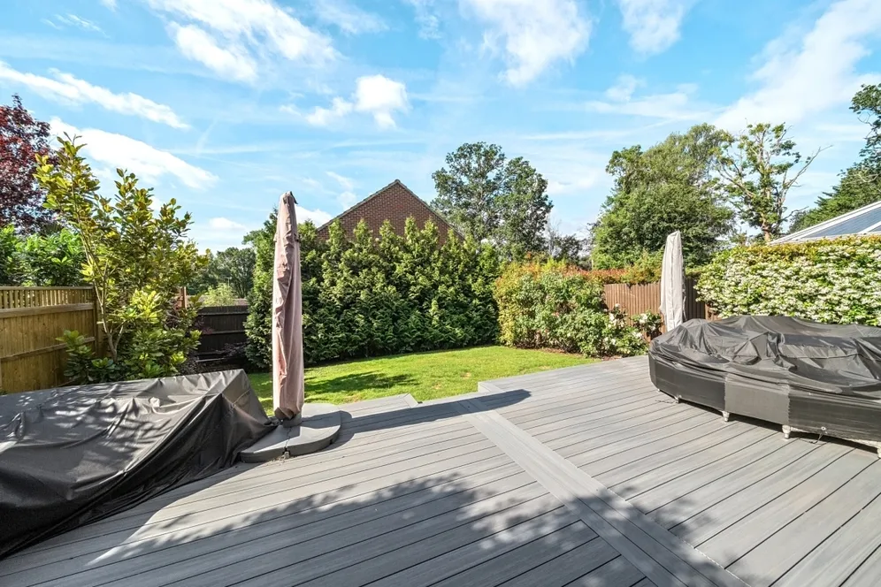 Furnival Close, Virginia Water GU25 photo 16