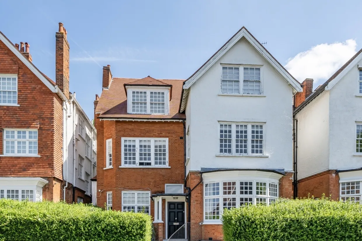 Bracknell Gardens London NW3 photo 26