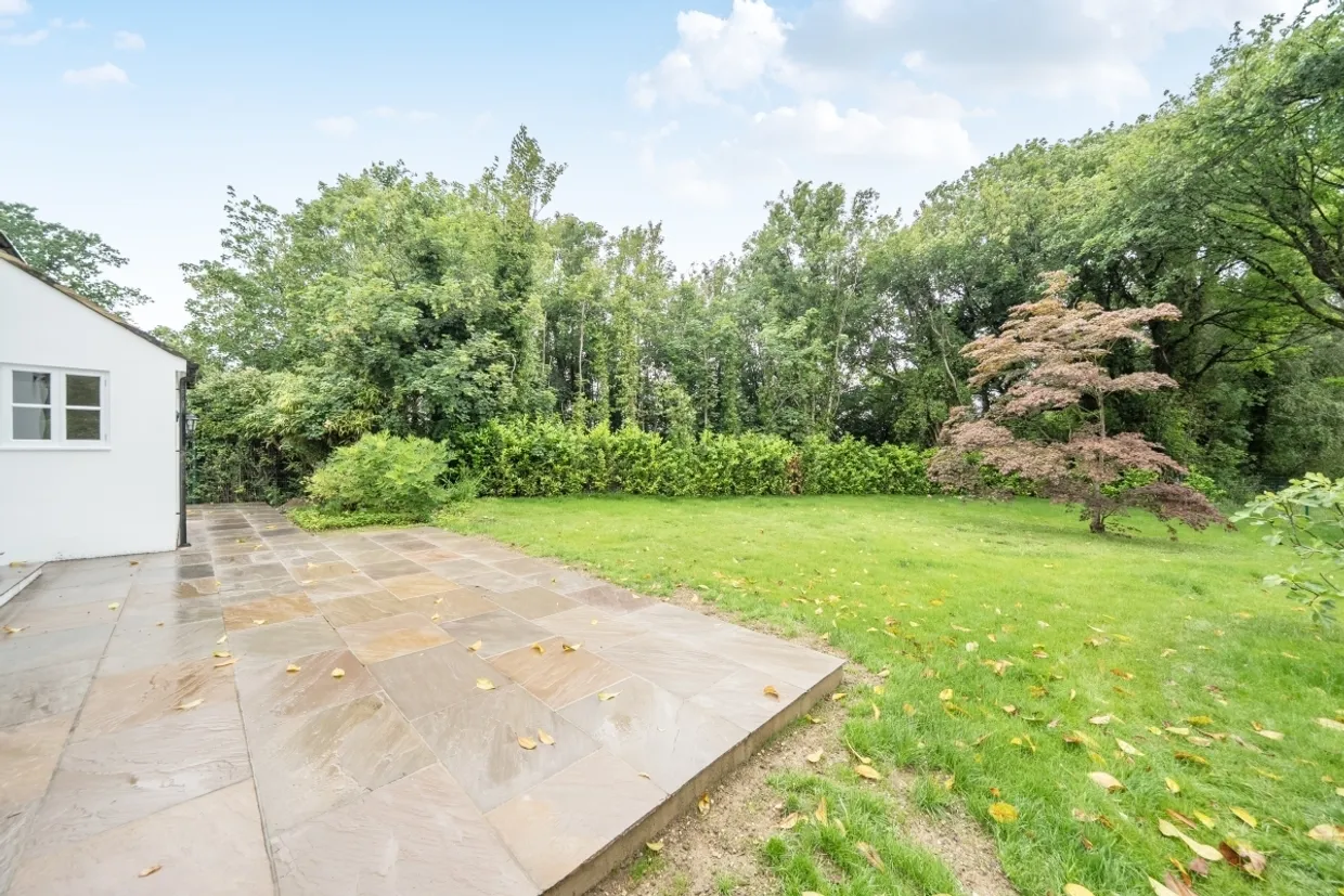 Coolhurst Doomsday Lane RH13 photo 11