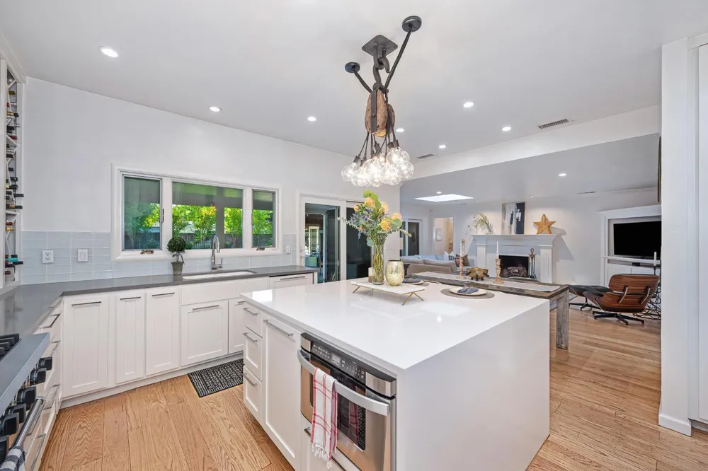 3852 El Ricon Way, Sacramento, CA 95864