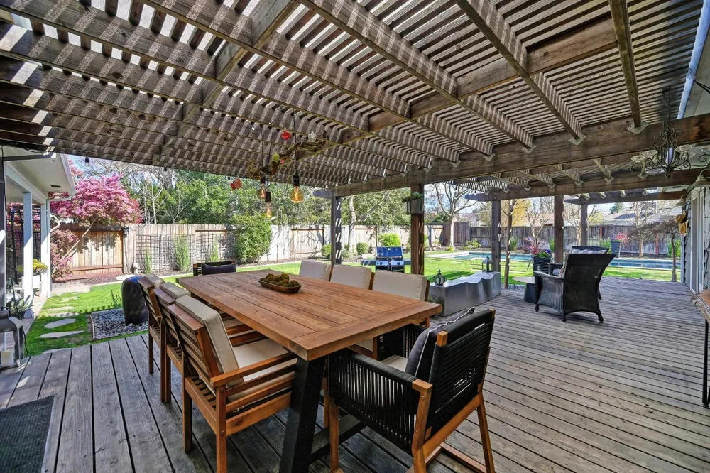 3852 El Ricon Way, Sacramento, CA 95864