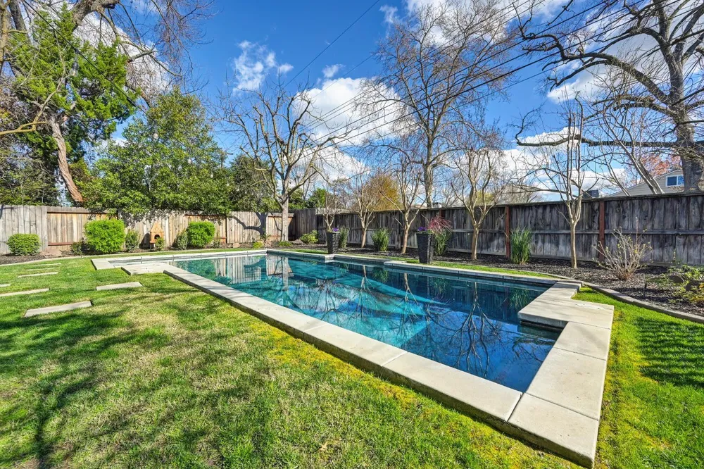 3852 El Ricon Way, Sacramento, CA 95864