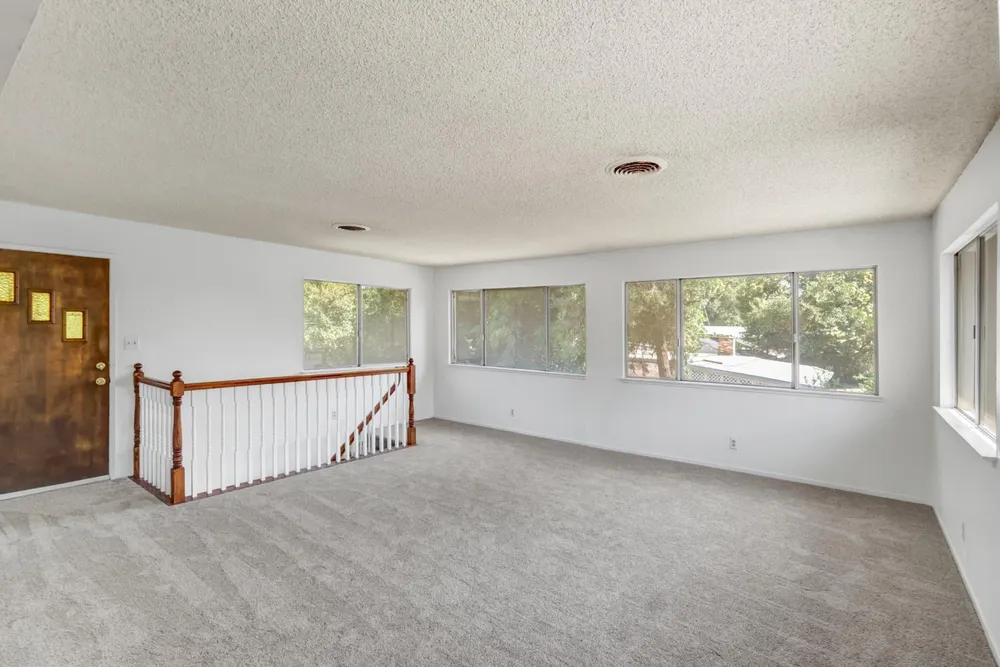 6030 Palm Dr, Carmichael, CA 95608