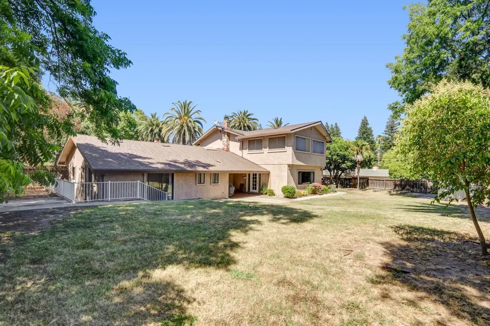 6030 Palm Dr, Carmichael, CA 95608