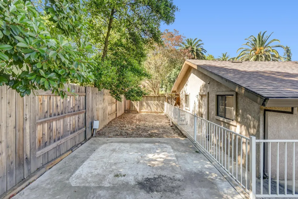 6030 Palm Dr, Carmichael, CA 95608