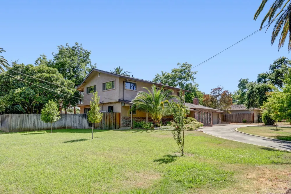 6030 Palm Dr, Carmichael, CA 95608