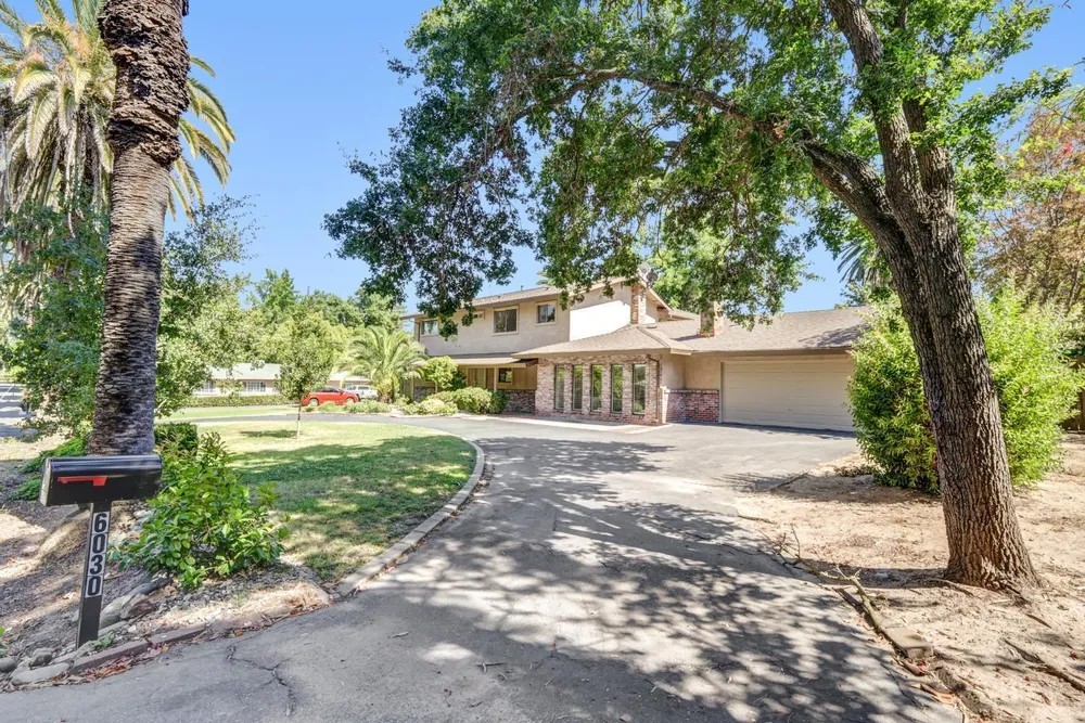 6030 Palm Dr, Carmichael, CA 95608
