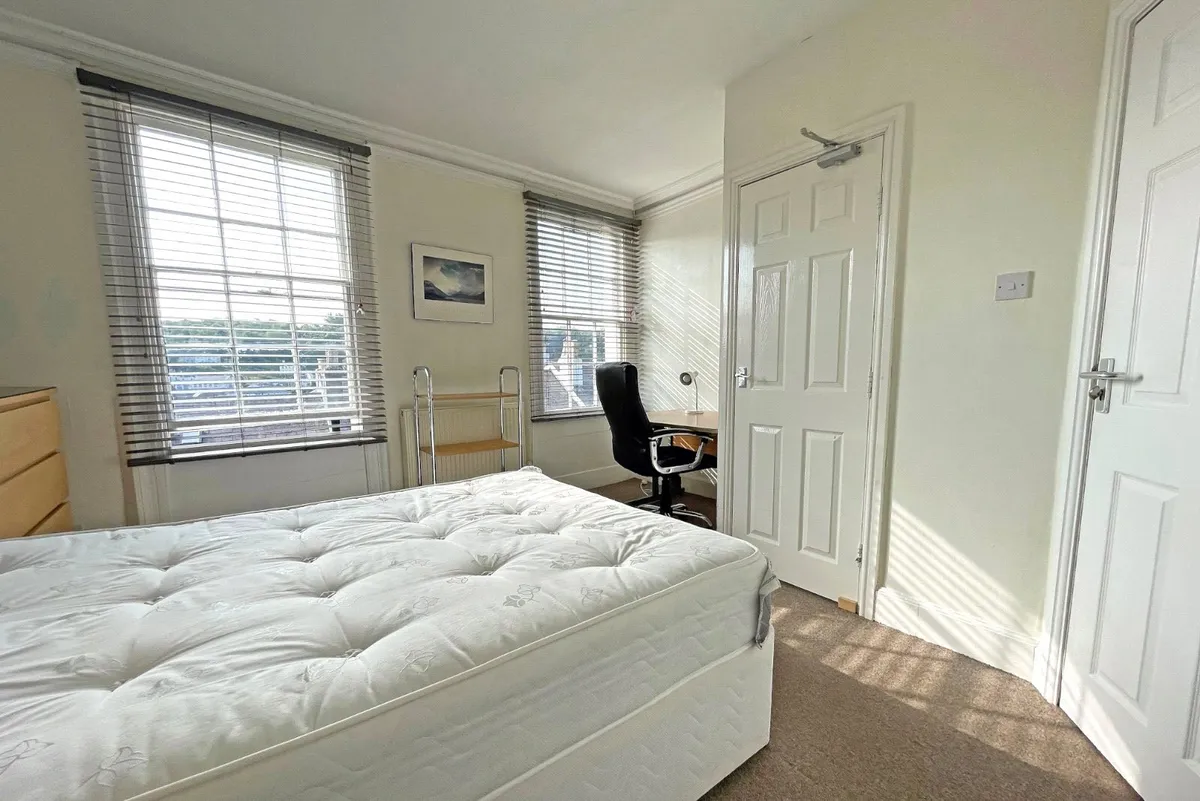 Mount Pleasant Terrace, The Crescent, Bangor, LL57