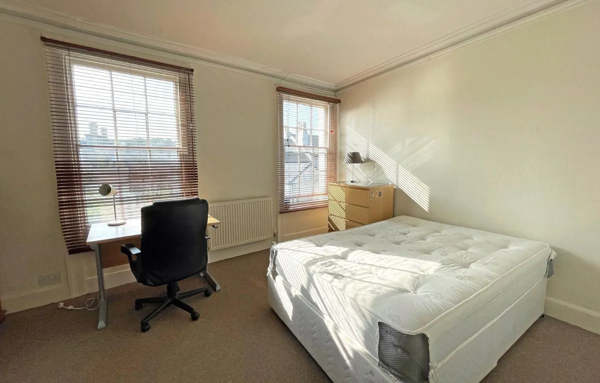 Mount Pleasant Terrace, The Crescent, Bangor, LL57
