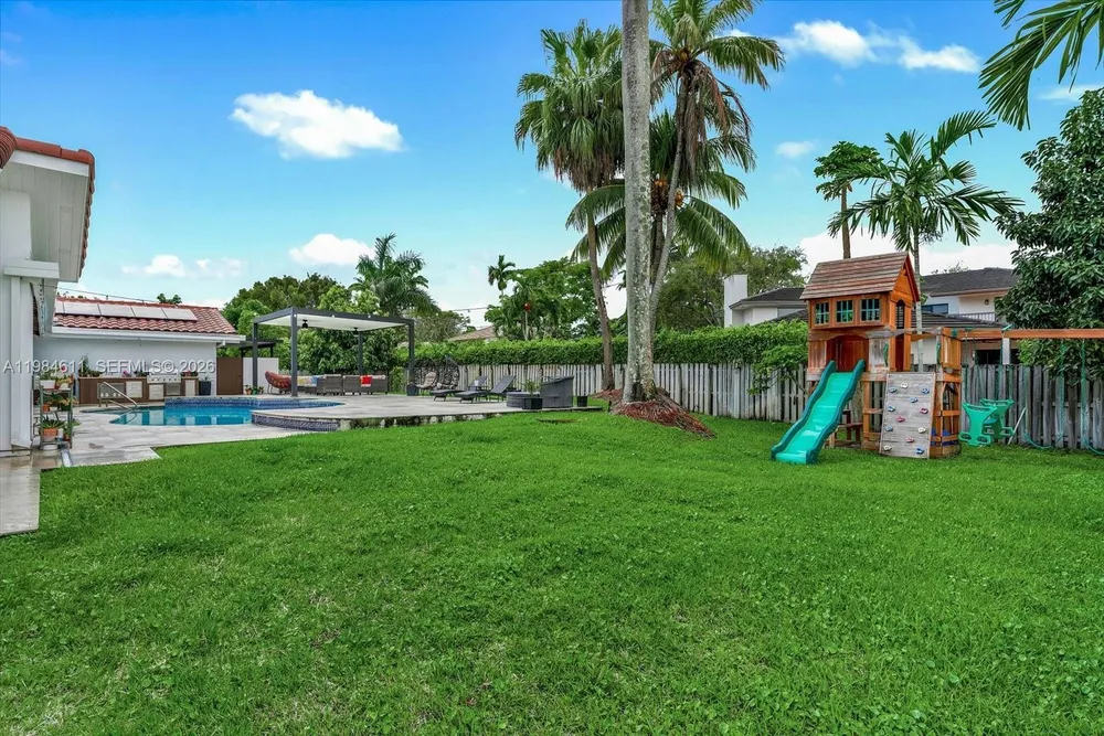10126 SW 93rd Pl, Miami, FL 33176