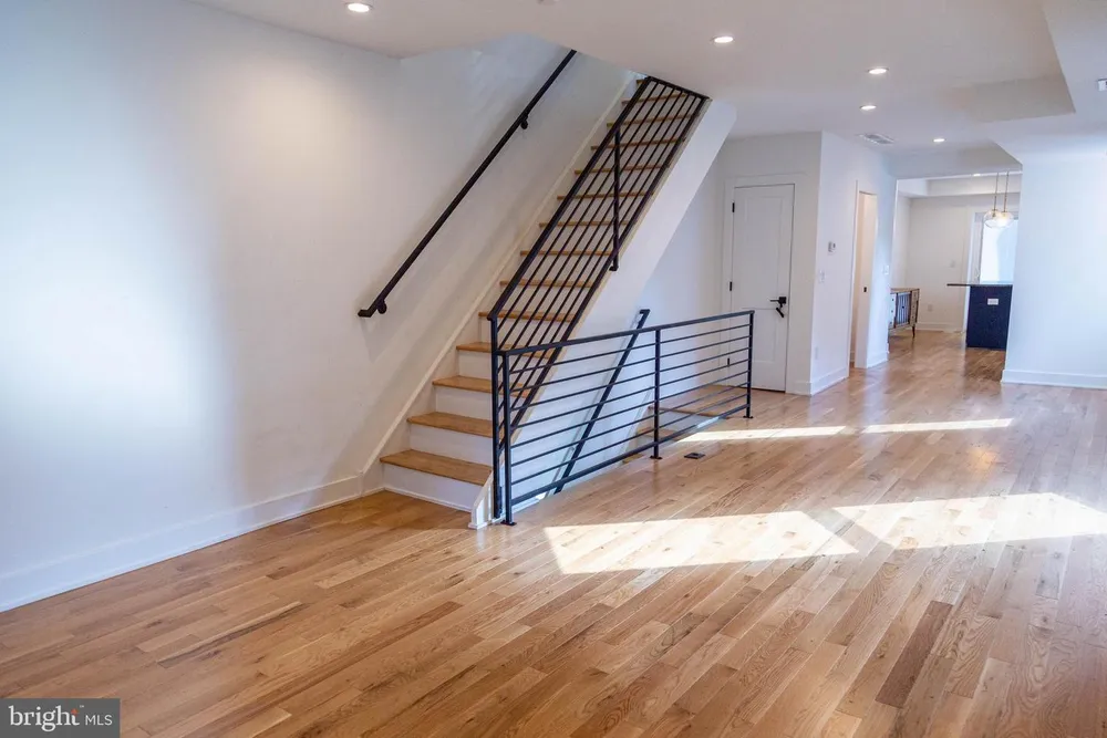 7 Center St, Collingswood, NJ 08108