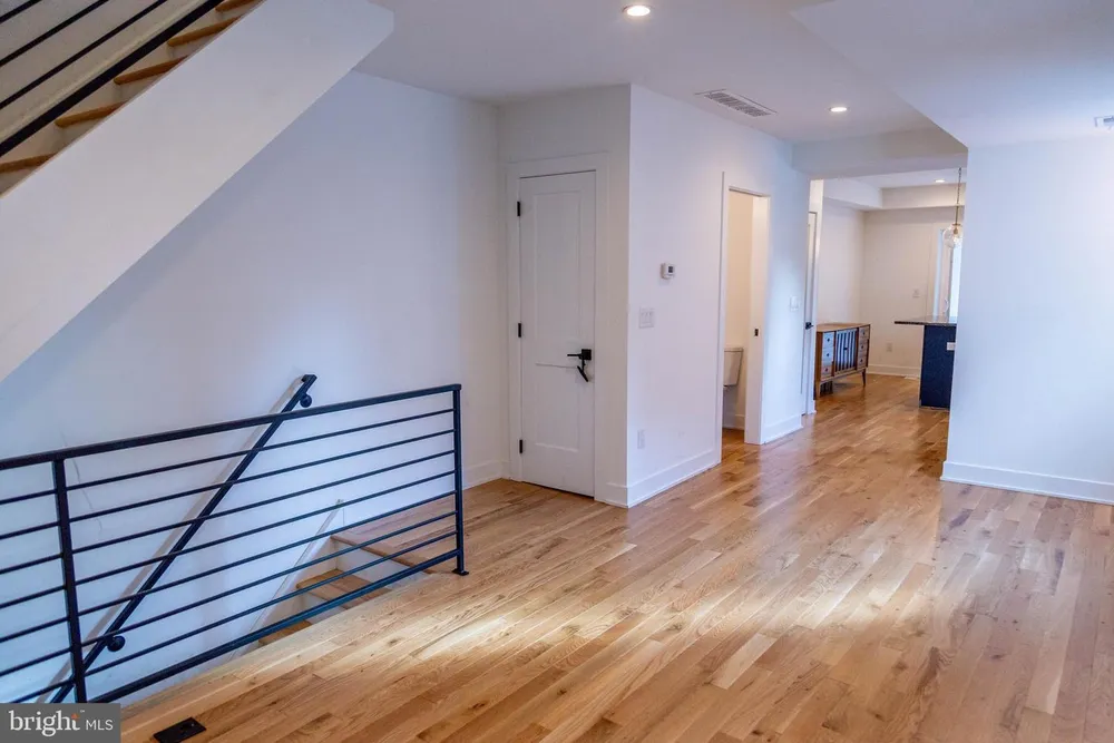 7 Center St, Collingswood, NJ 08108