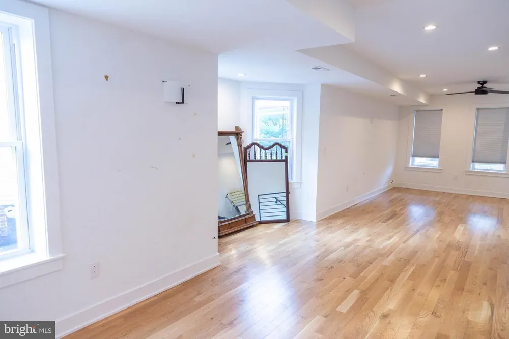 7 Center St, Collingswood, NJ 08108