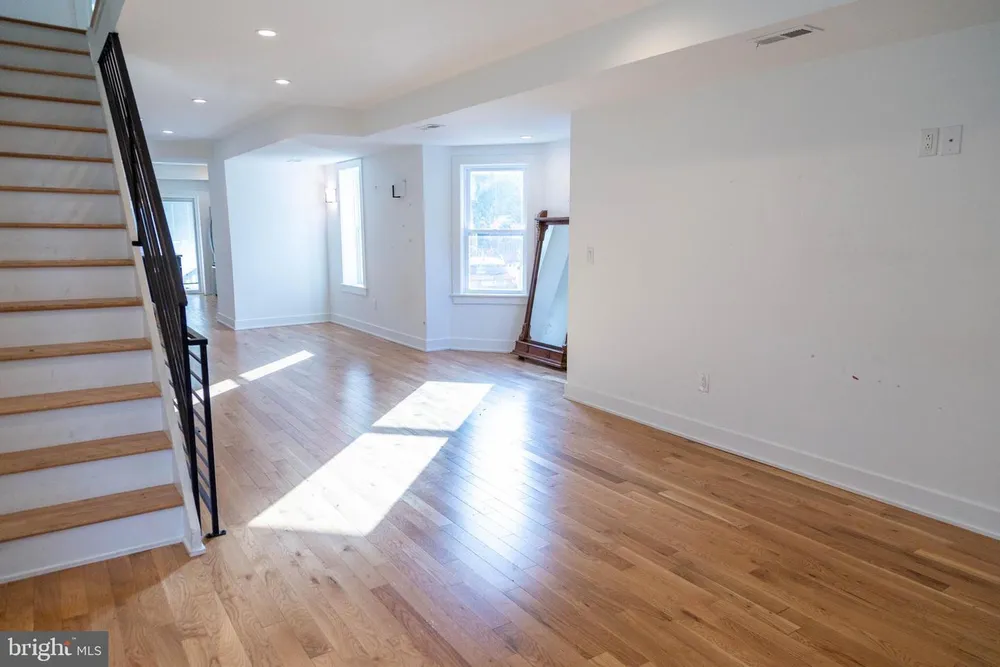 7 Center St, Collingswood, NJ 08108