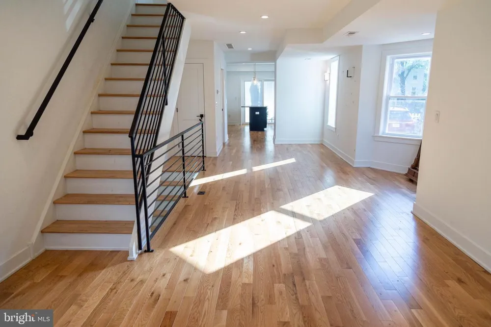 7 Center St, Collingswood, NJ 08108