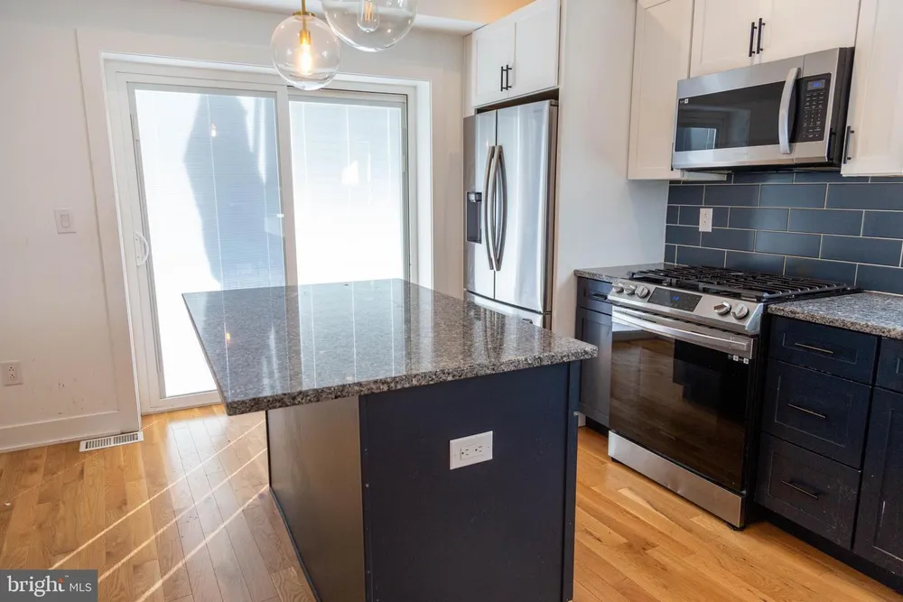 7 Center St, Collingswood, NJ 08108