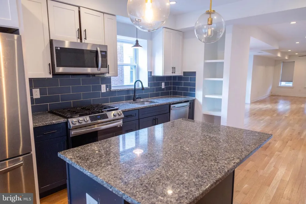 7 Center St, Collingswood, NJ 08108