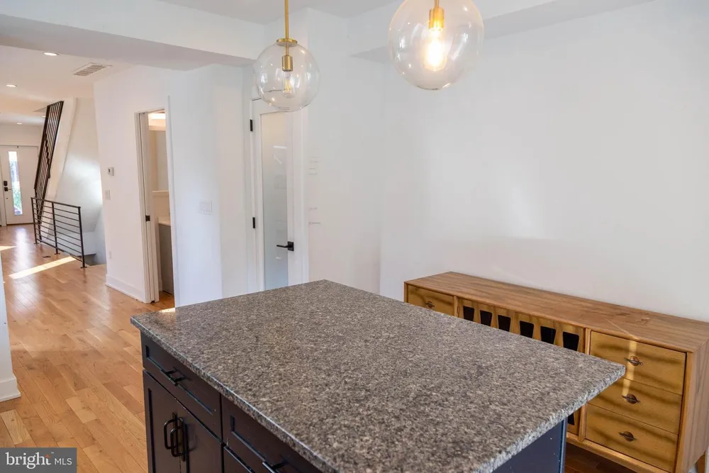 7 Center St, Collingswood, NJ 08108