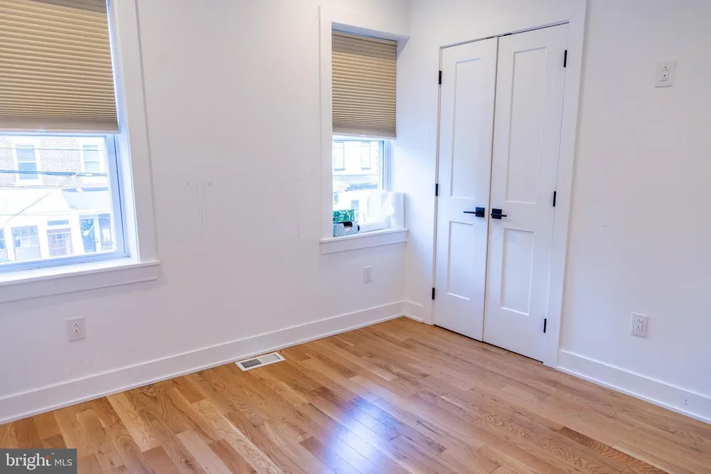 7 Center St, Collingswood, NJ 08108