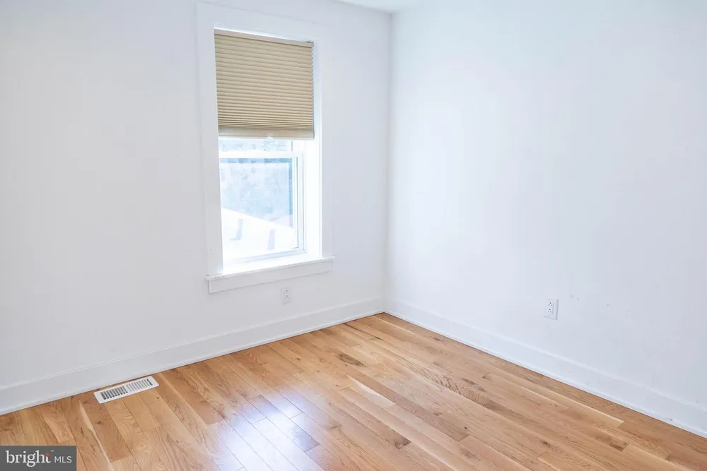7 Center St, Collingswood, NJ 08108